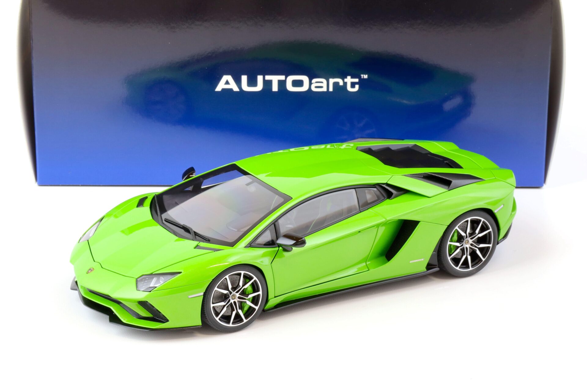 1:18 AUTOart Lamborghini Aventador S Verde mantis/ pearl green