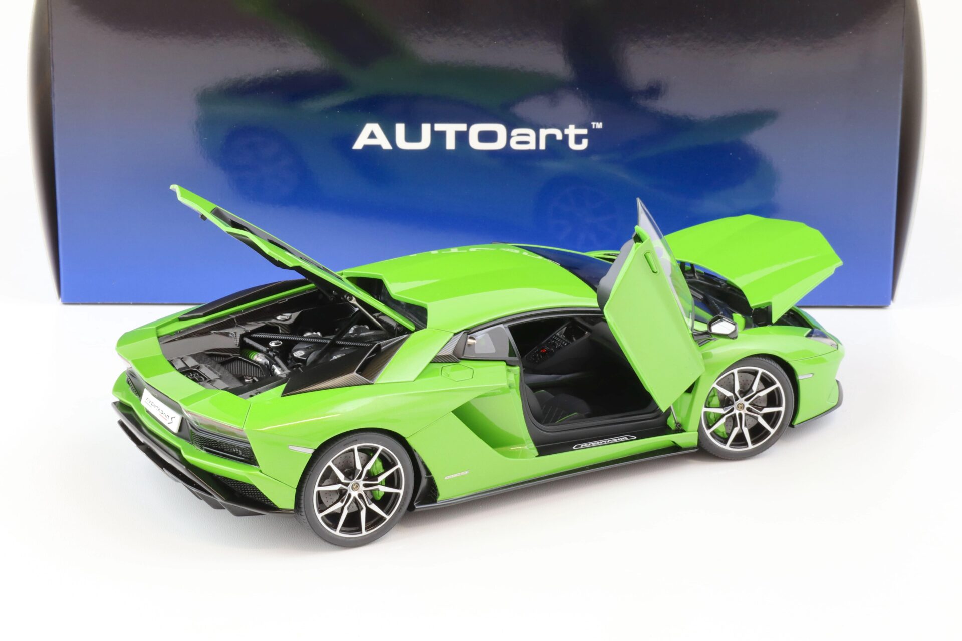 1:18 AUTOart Lamborghini Aventador S Verde mantis/ pearl green