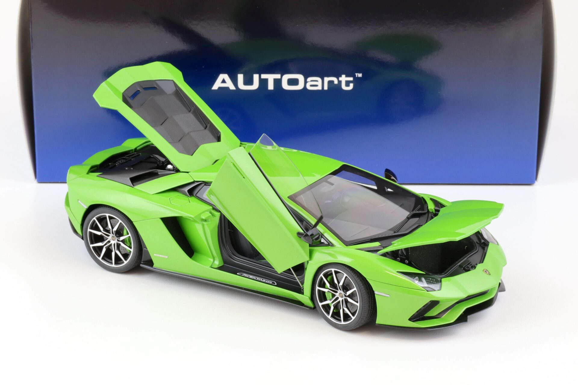 1:18 AUTOart Lamborghini Aventador S Verde mantis/ pearl green