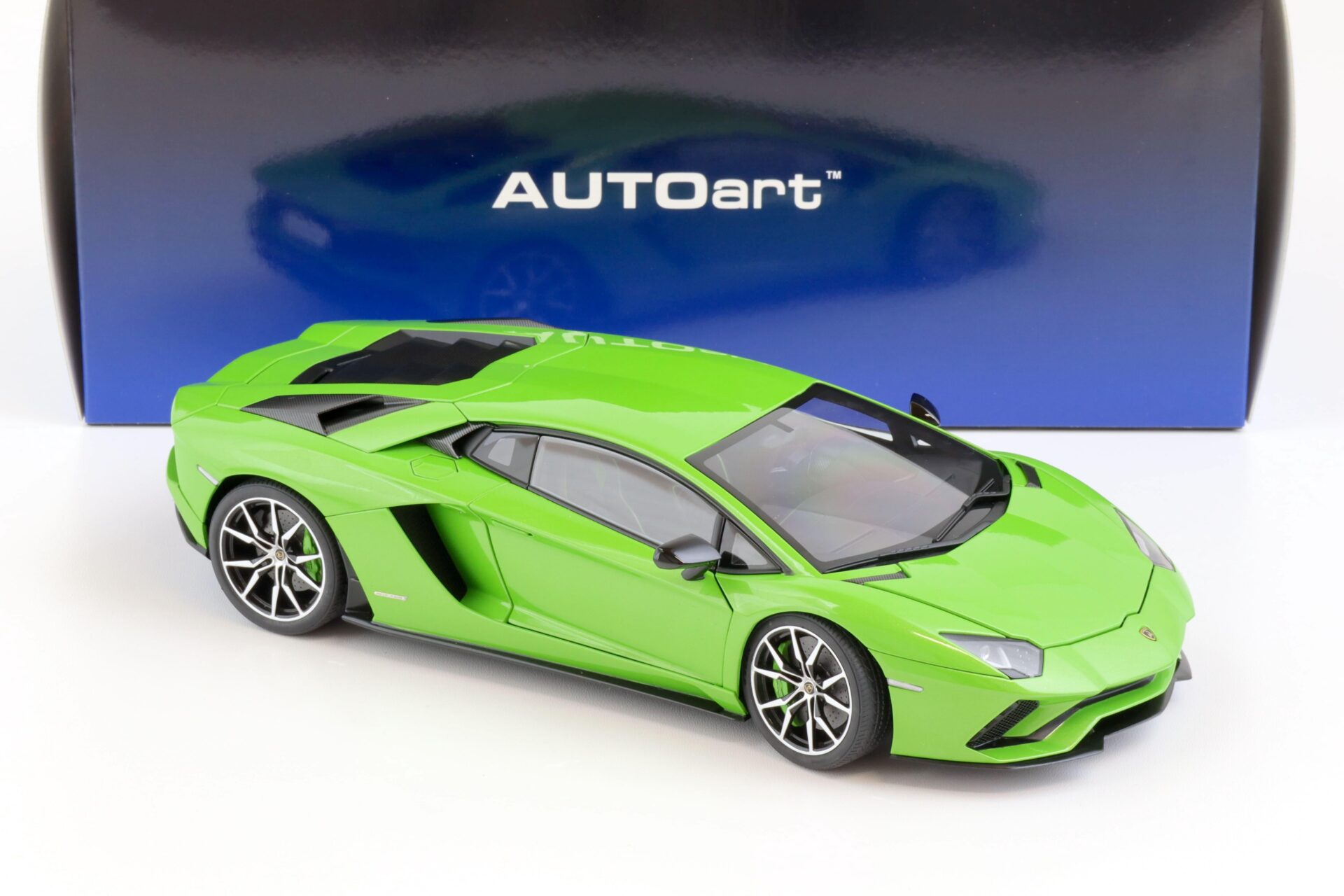 1:18 AUTOart Lamborghini Aventador S Verde mantis/ pearl green