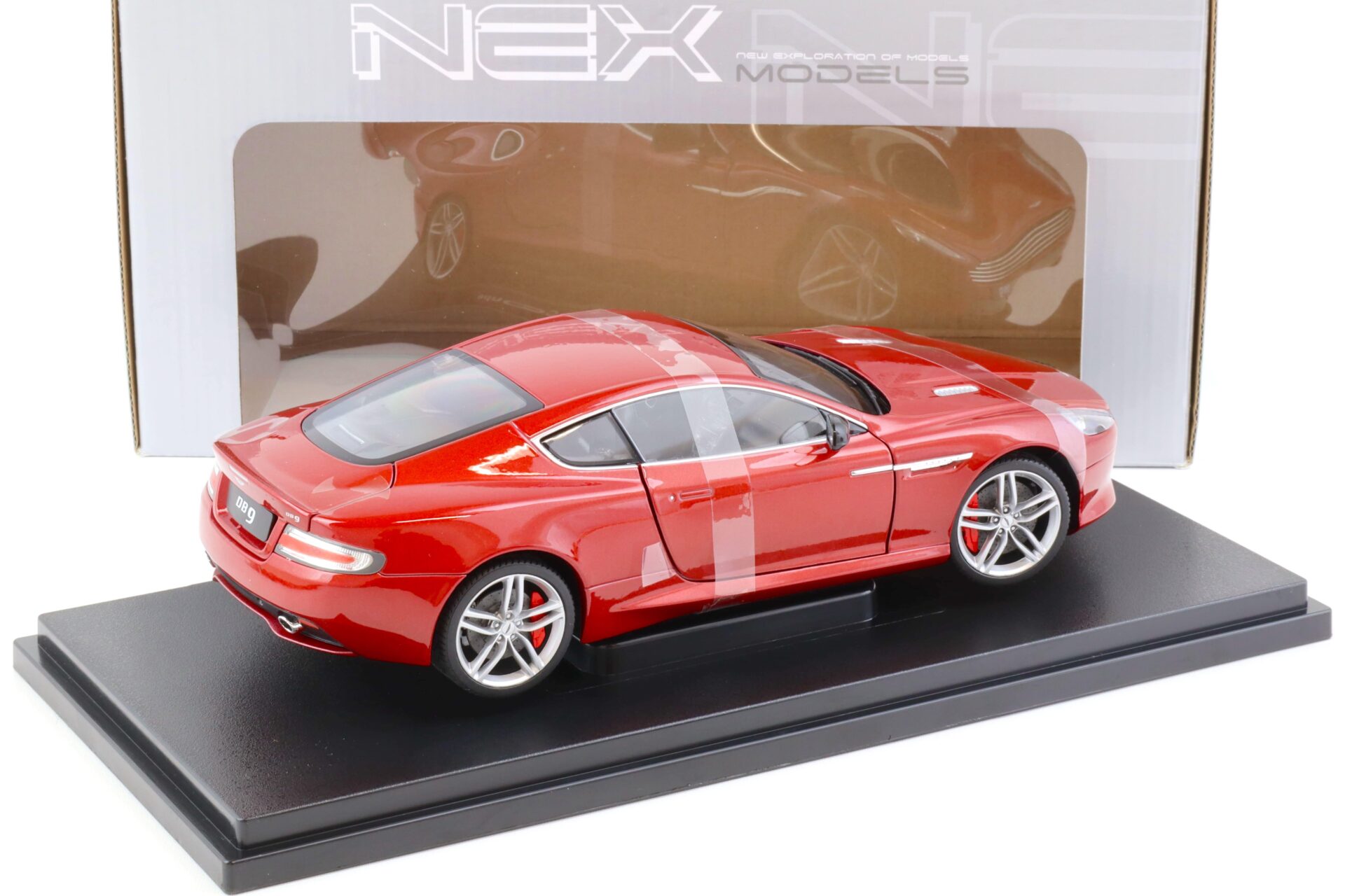 1:18 Welly NEX Aston Martin DB9 Coupe red metallic