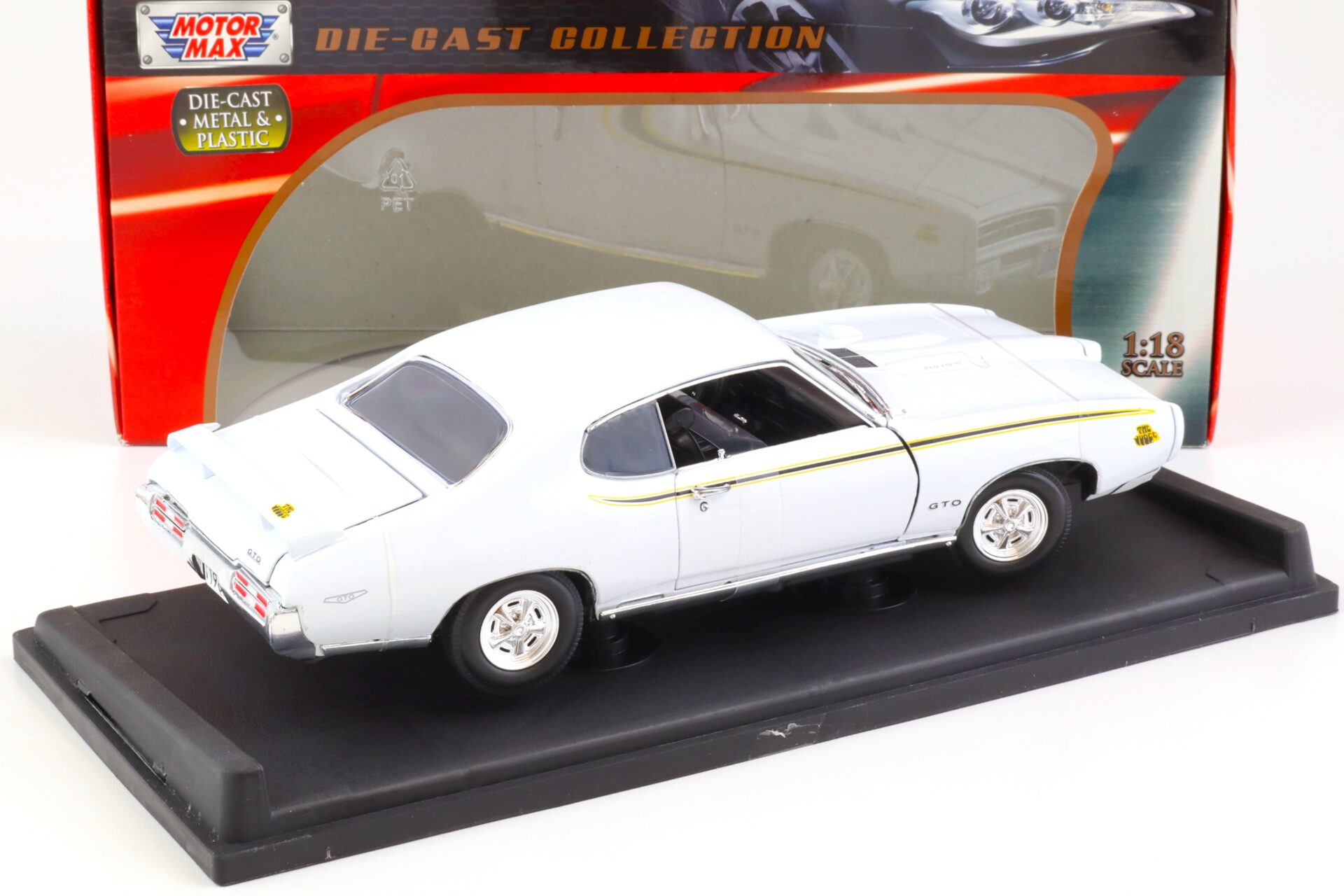 1:18 MOTOR MAX 1969 Pontiac GTO JUDGE Coupe white