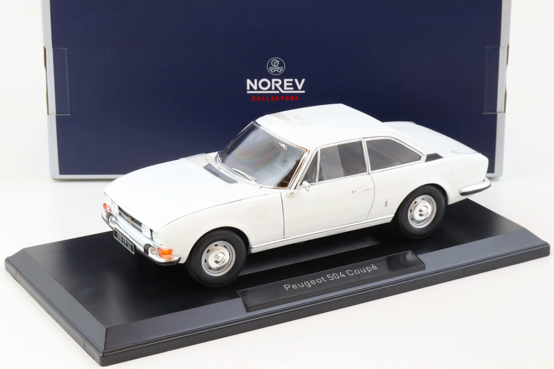 ID 70433 orig.jpg 1:18 Norev Peugeot 504 Coupe 1969 white