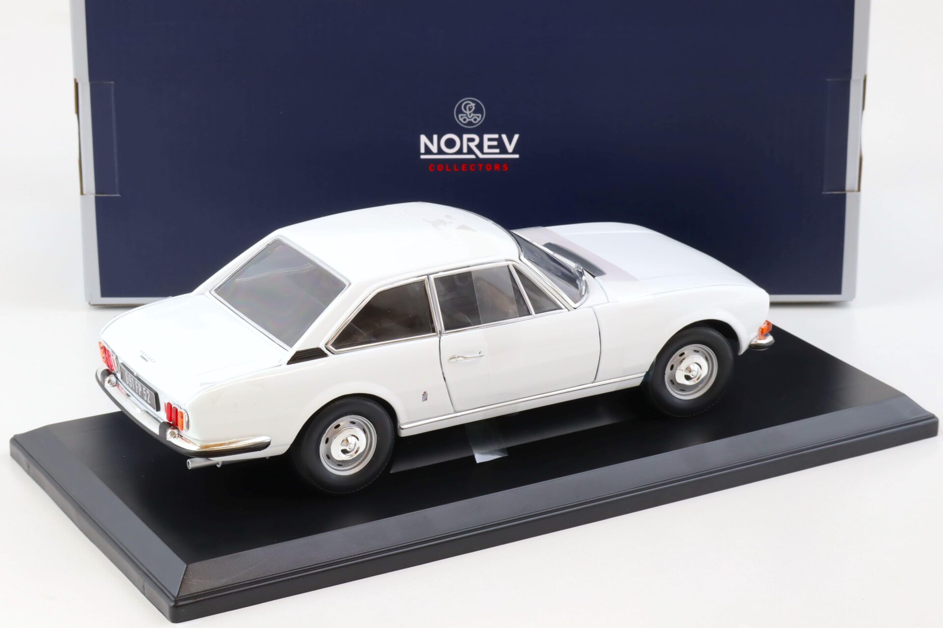 1:18 Norev Peugeot 504 Coupe 1969 white