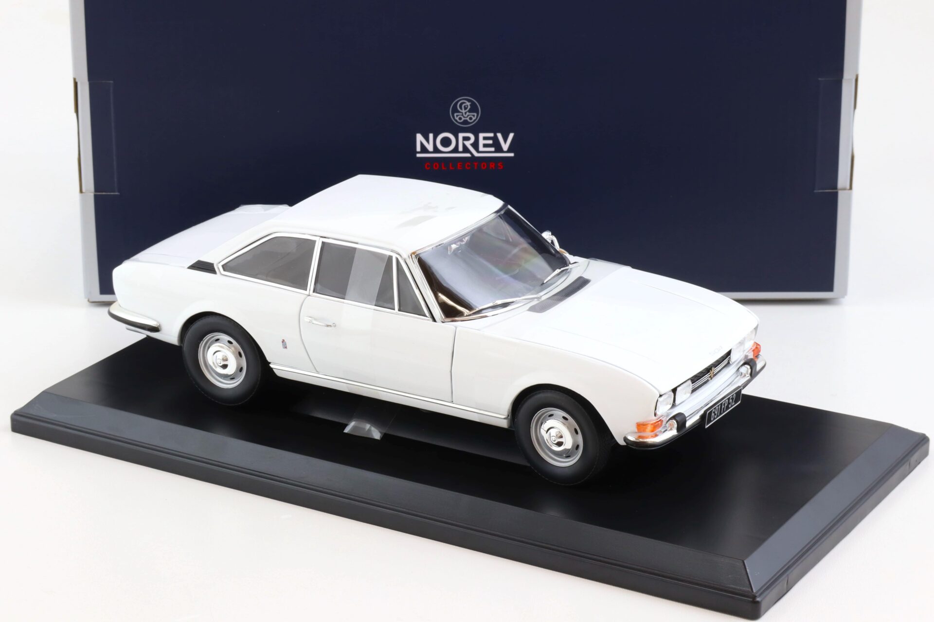 1:18 Norev Peugeot 504 Coupe 1969 white