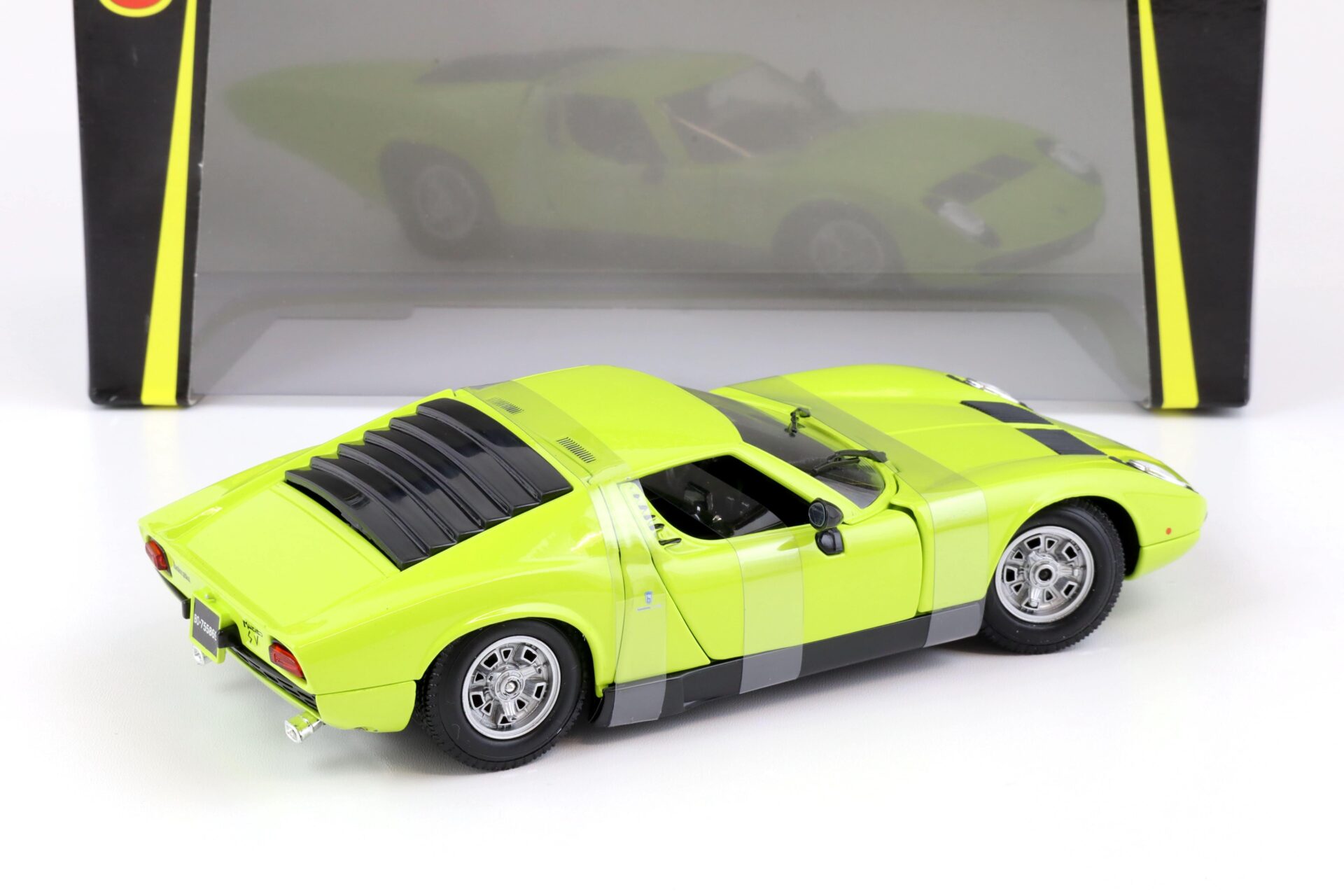 1:18 Bburago Lamborghini Miura 1968 green