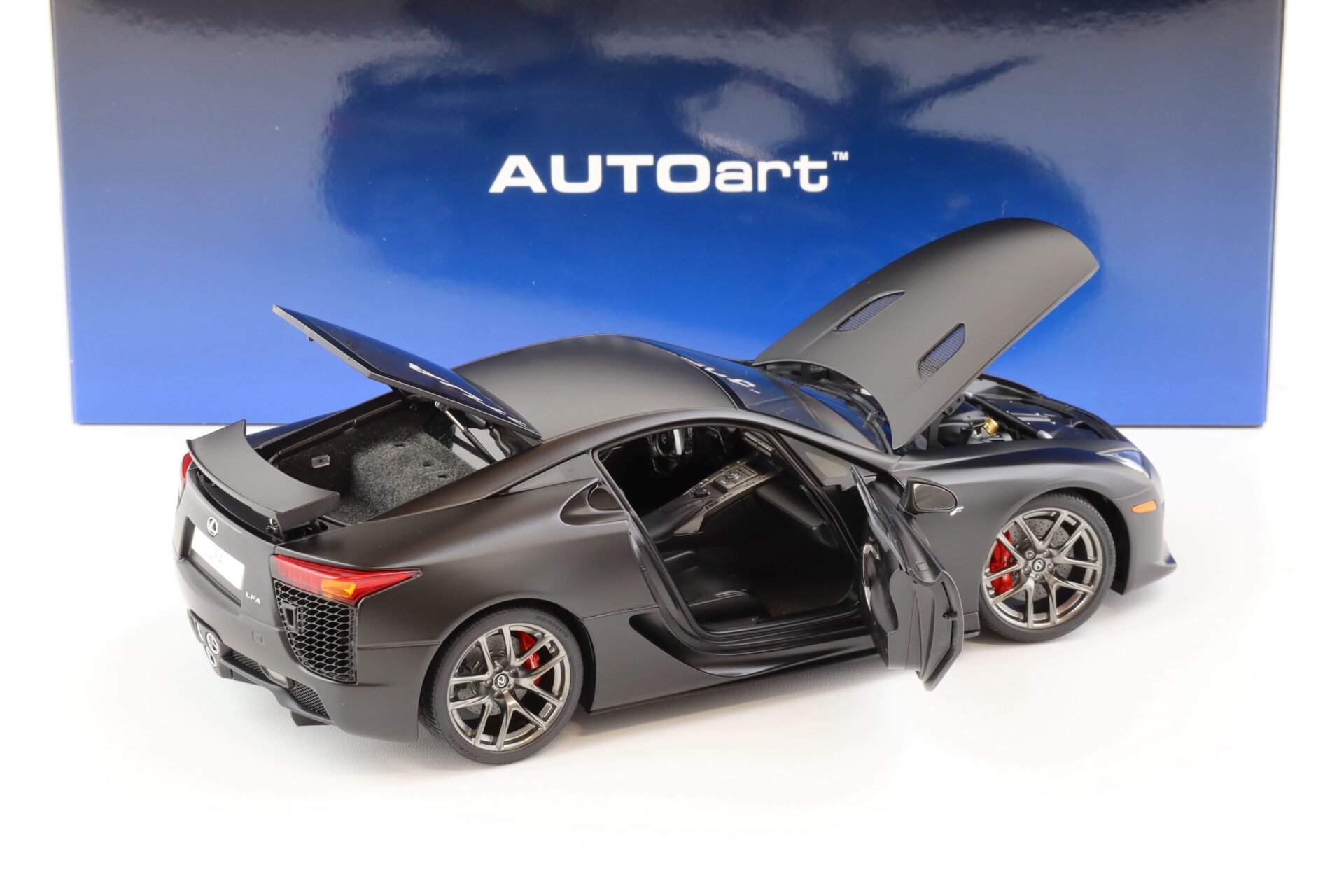 1:18 AUTOart Lexus LFA 2010 matt black 78852