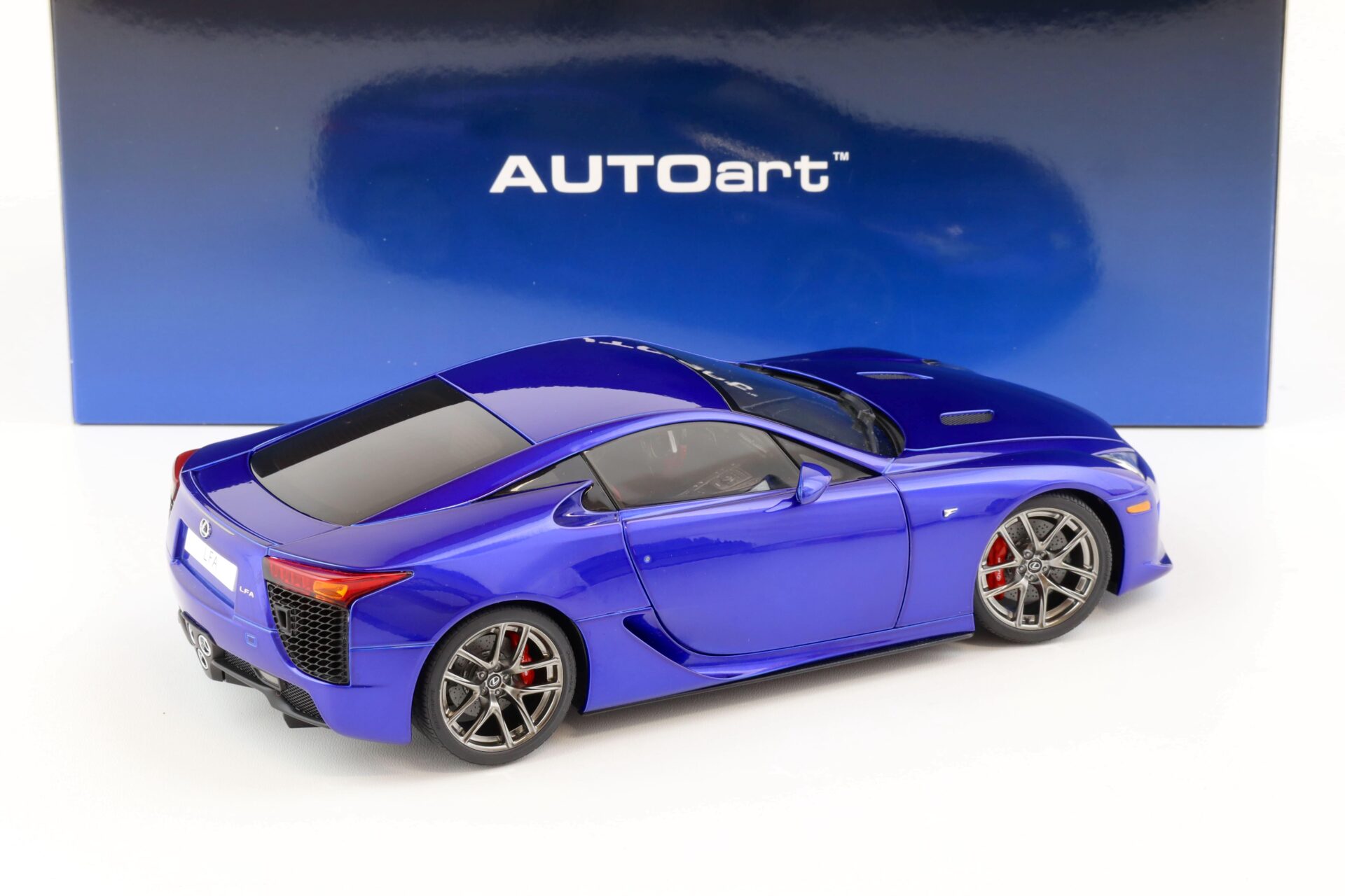 1:18 AUTOart Lexus LFA 2010 pearl blue 78858