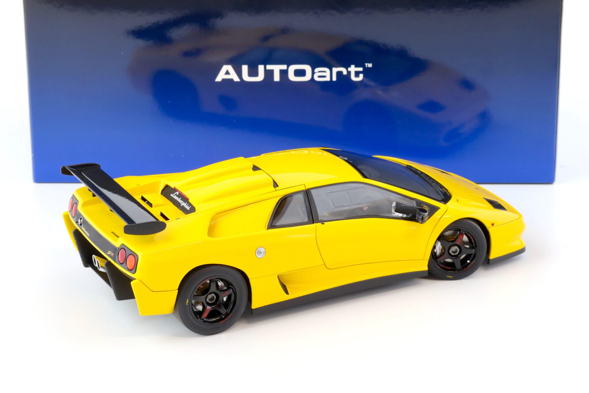 1:18 AUTOart Lamborghini Diablo SV-R 1996 Superfly yellow 79147