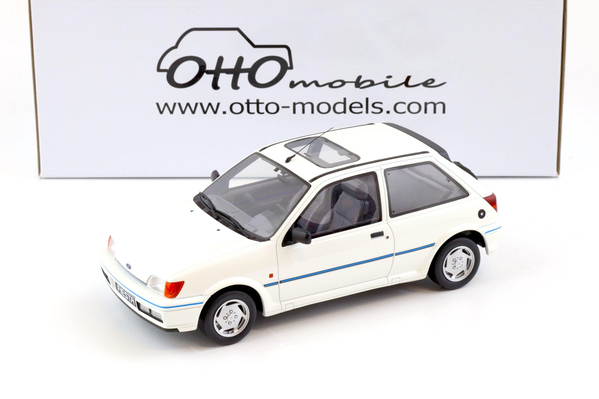 1:18 OTTO mobile OT967 Ford Fiesta MK3 XR2I white 1989