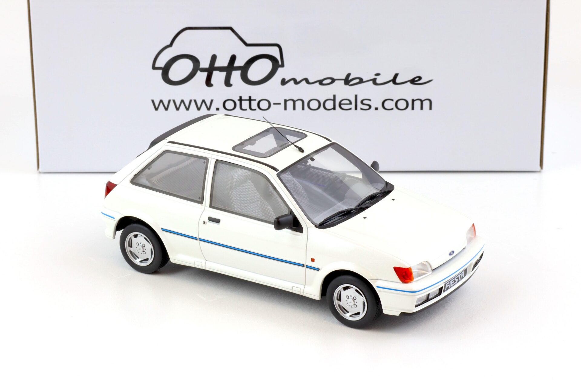 1:18 OTTO mobile OT967 Ford Fiesta MK3 XR2I white 1989