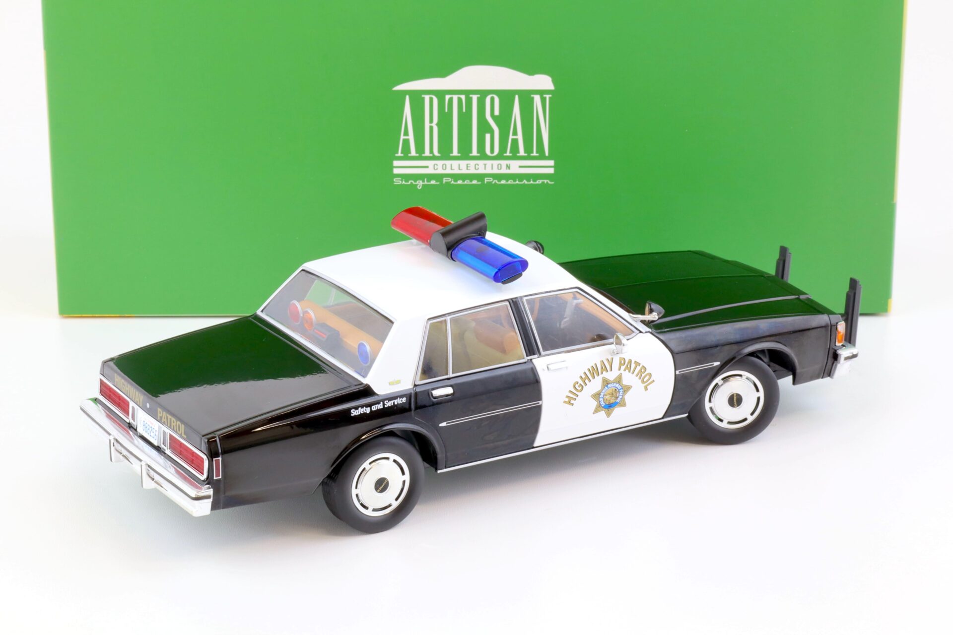 1:18 Greenlight 1989 Chevrolet Caprice California Highway Patrol black/ white