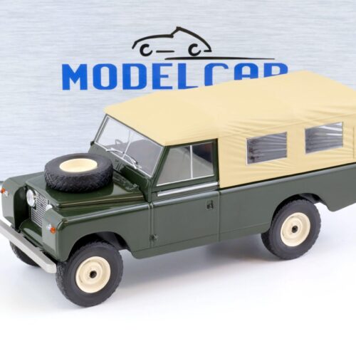1:18 MCG Land Rover Series II 109 Pickup dark green/ beige