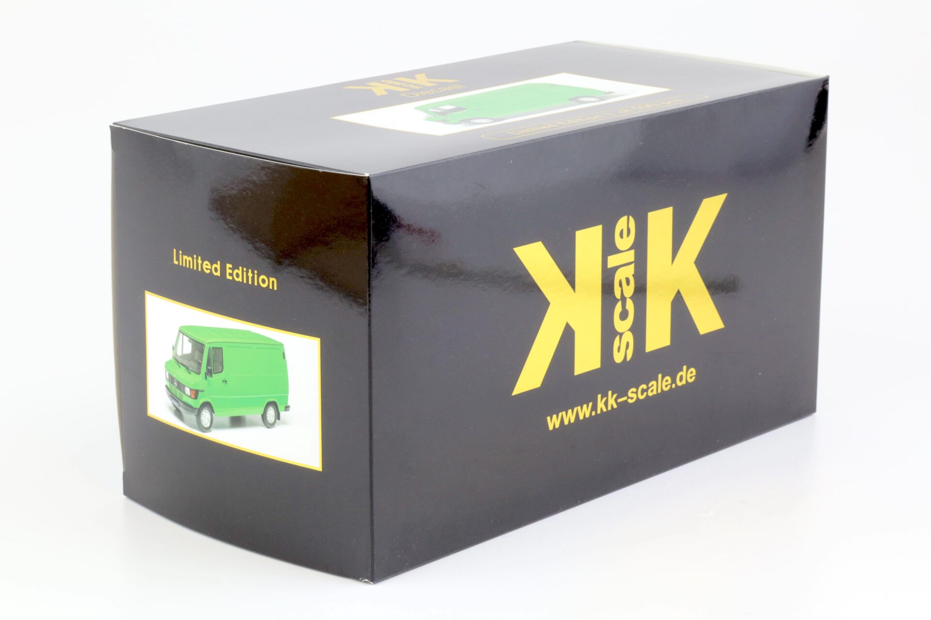 1:18 KK-Scale Mercedes 208D Delivery Van Kastenwagen green