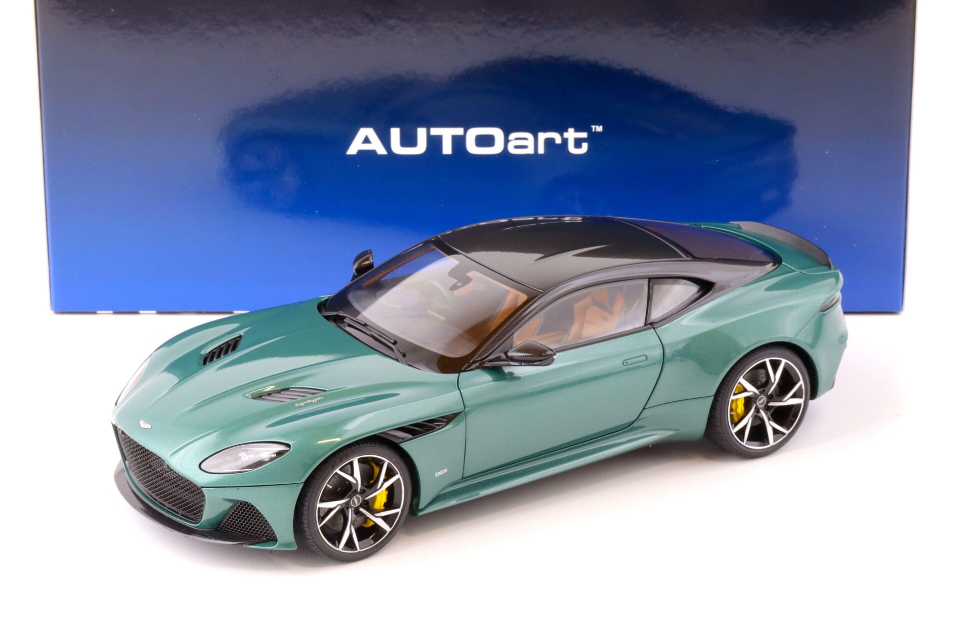 ID 71544 orig.jpg 1:18 AUTOart Aston Martin DBS Superleggera Racing green metallic 70297