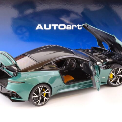 1:18 AUTOart Aston Martin DBS Superleggera Racing green metallic 70297