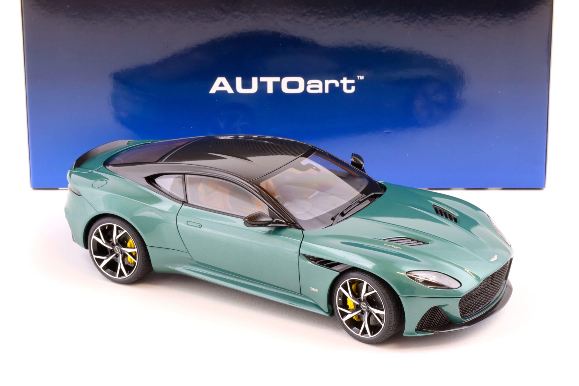 1:18 AUTOart Aston Martin DBS Superleggera Racing green metallic 70297