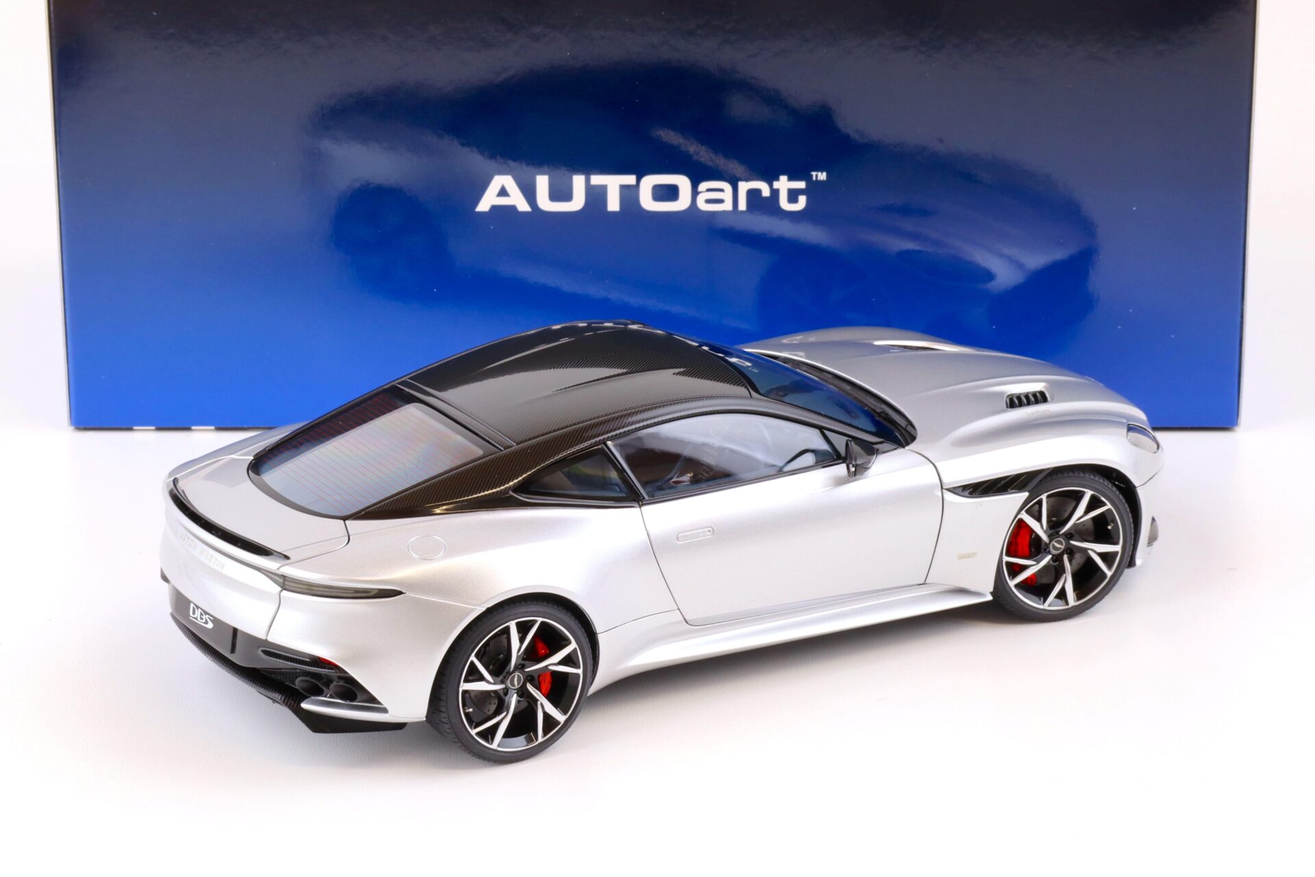 1:18 AUTOart Aston Martin DBS Superleggera Lightning silver metallic 70298