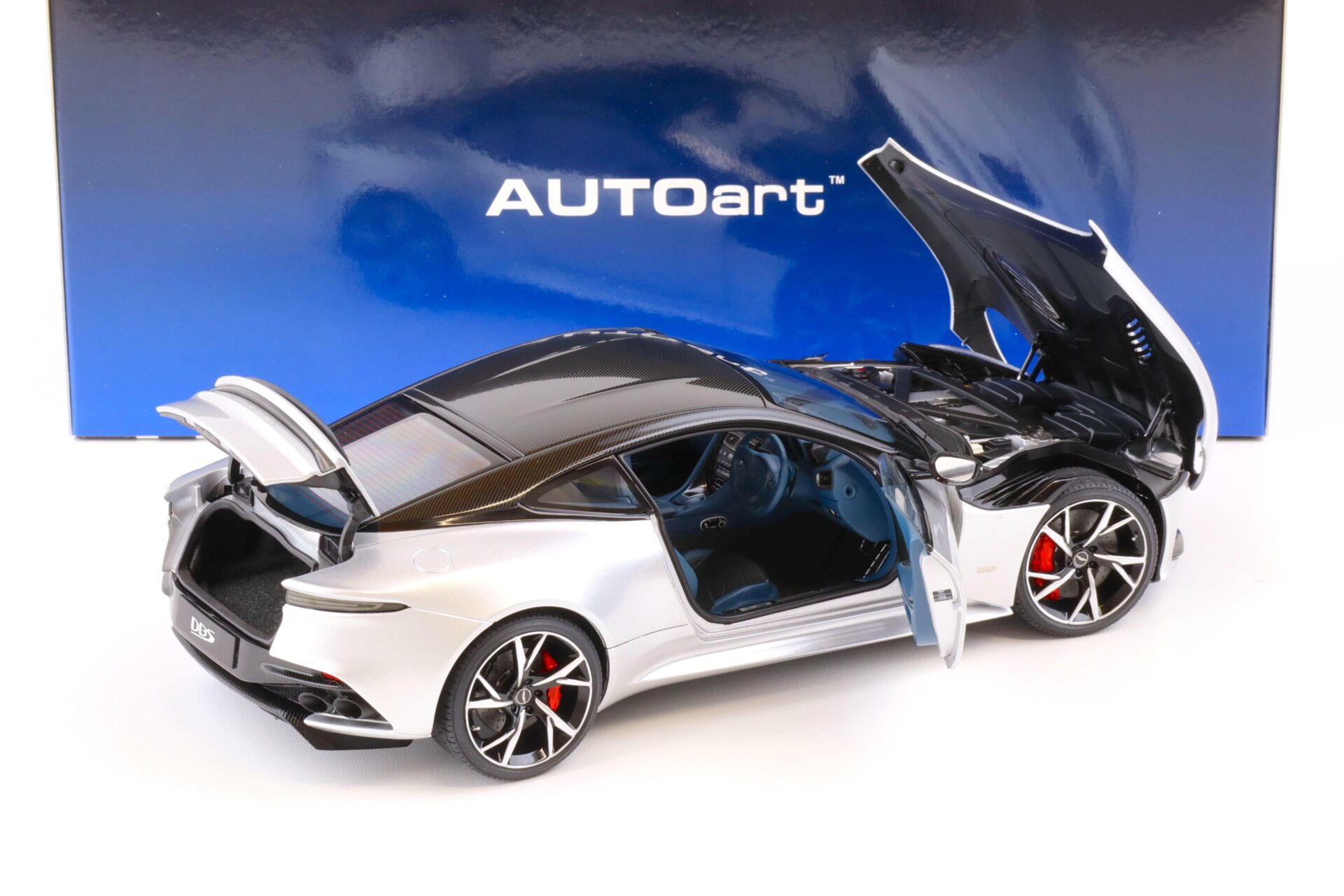 1:18 AUTOart Aston Martin DBS Superleggera Lightning silver metallic 70298