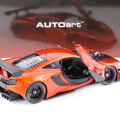1:18 AUTOart McLAREN 650S GT3 2017 volcano orange/ black accents 81642