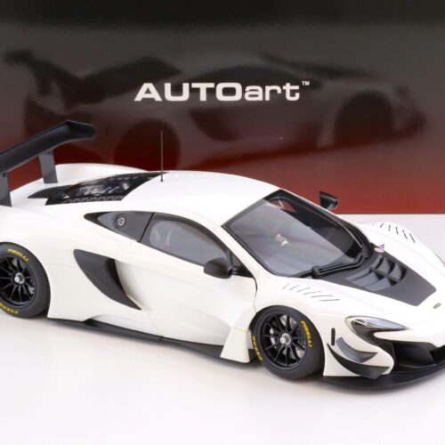 1:18 AUTOart McLAREN 650S GT3 2017 white/ black accents 81640