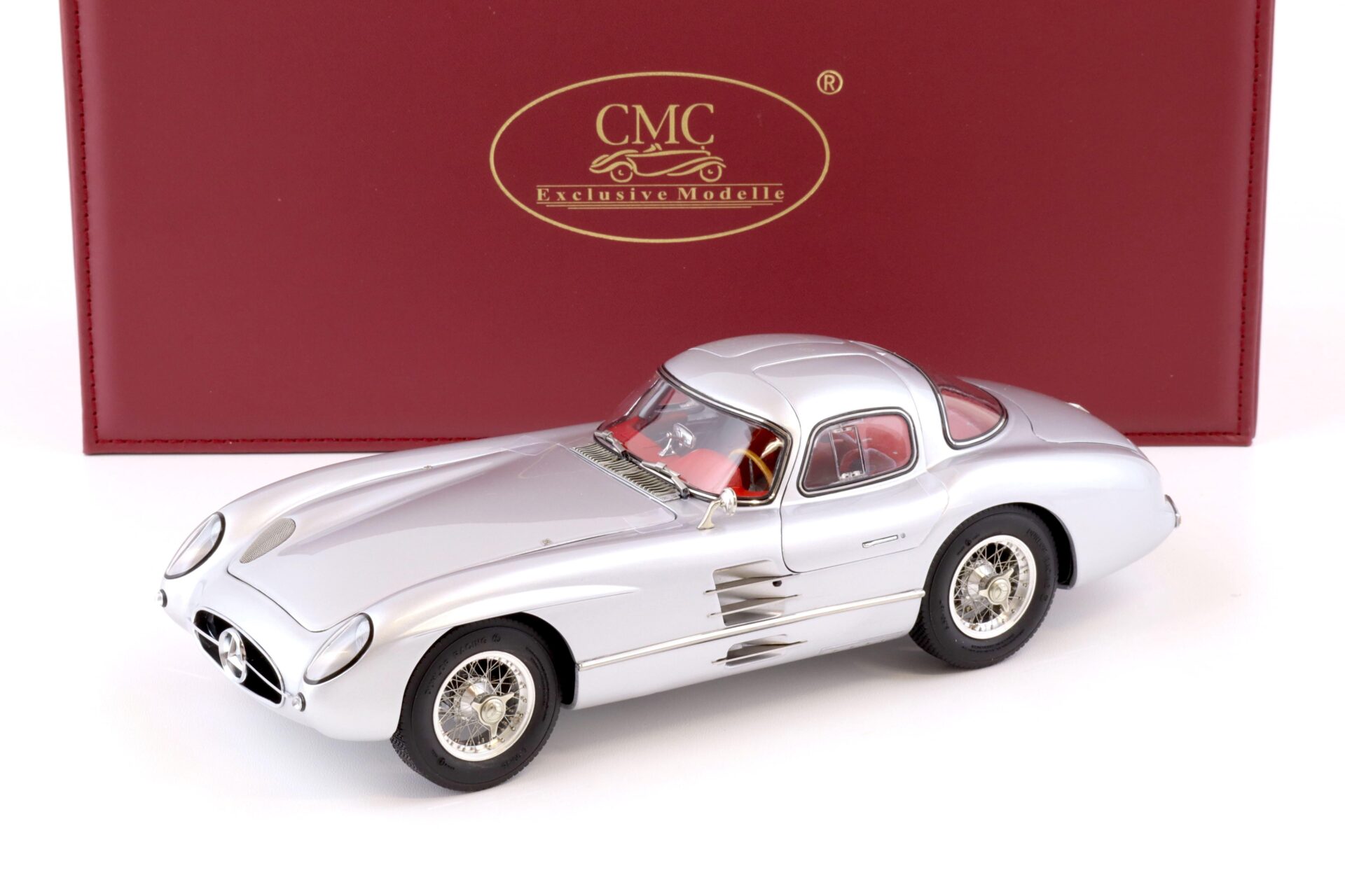 1:18 CMC Mercedes 300 SLR Uhlenhaut Coupe 1955 silver/ red interior M-076