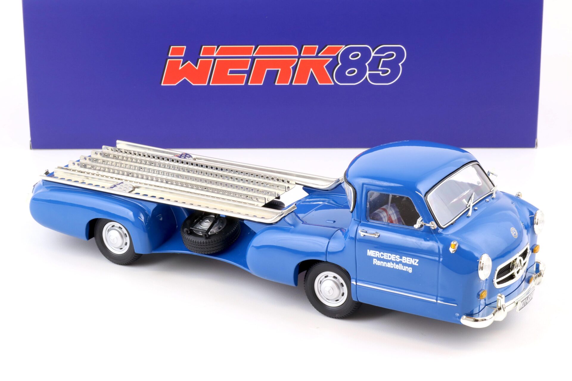 1:18 WERK83 Mercedes Renntransporter Das blaue Wunder 1955 blue
