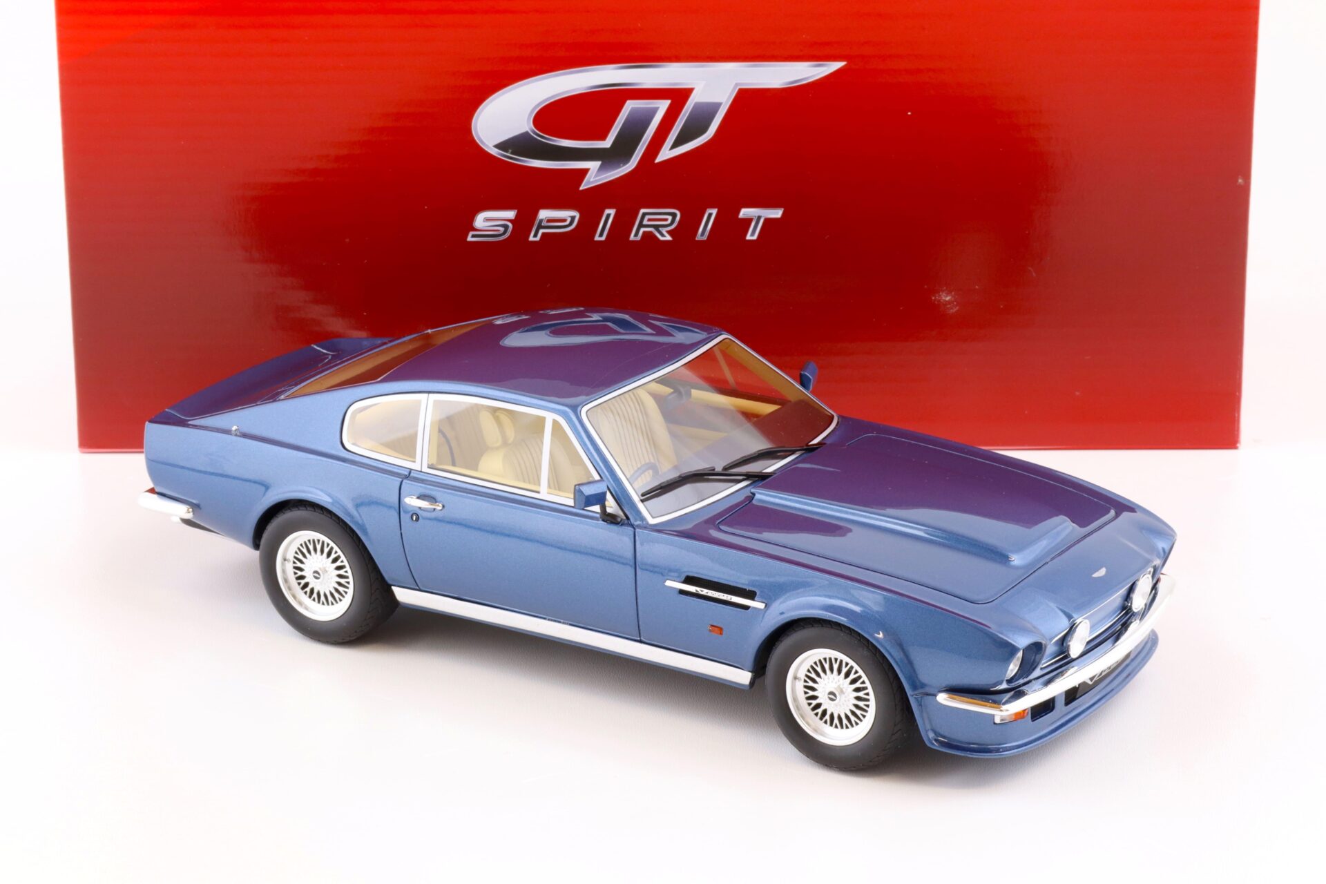 1:18 GT Spirit GT744 Aston Martin V8 Vantage V580 X-Pack blue metallic