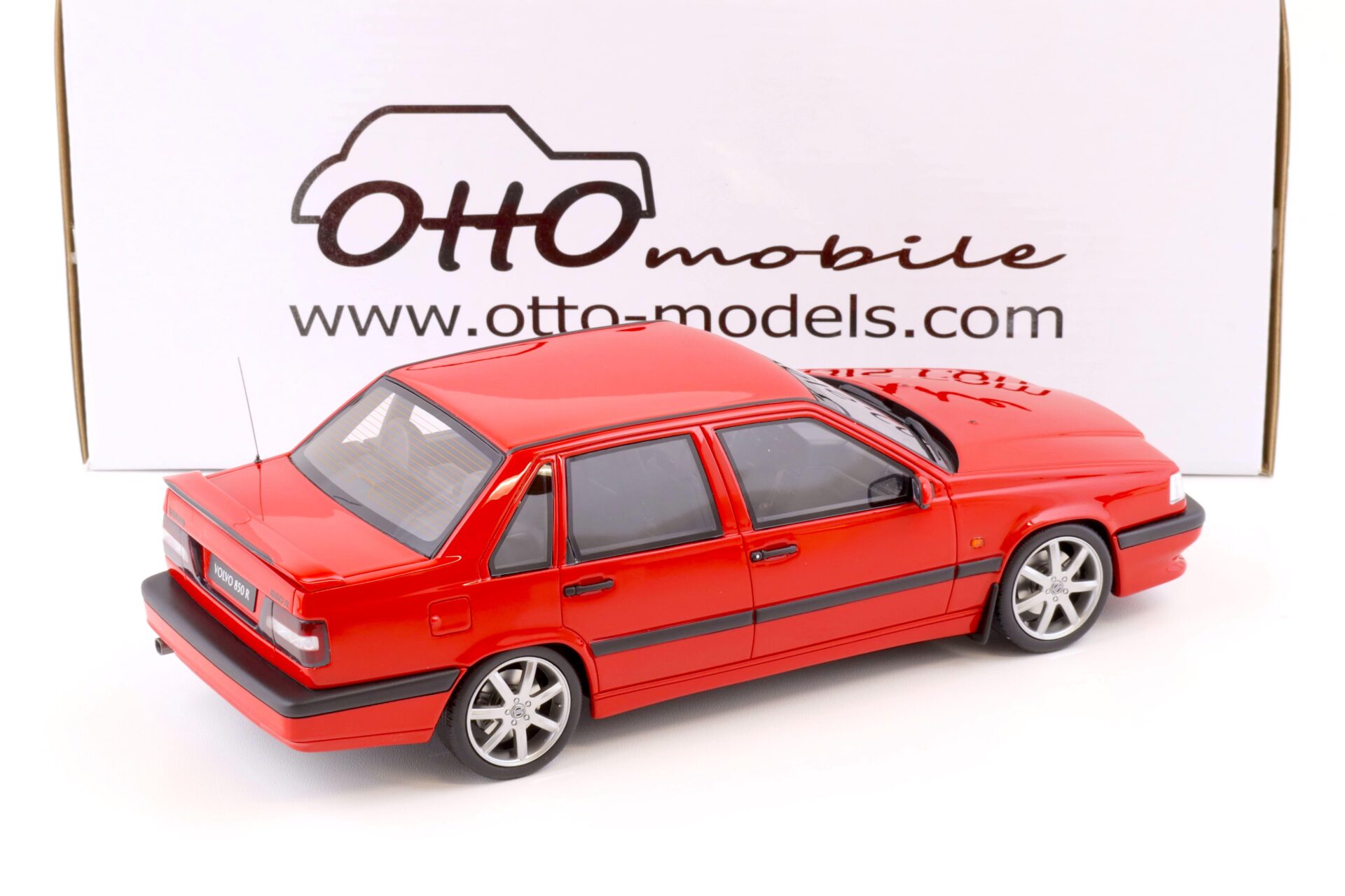 1:18 OTTO mobile OT427 Volvo 850 R Sedan red 1996