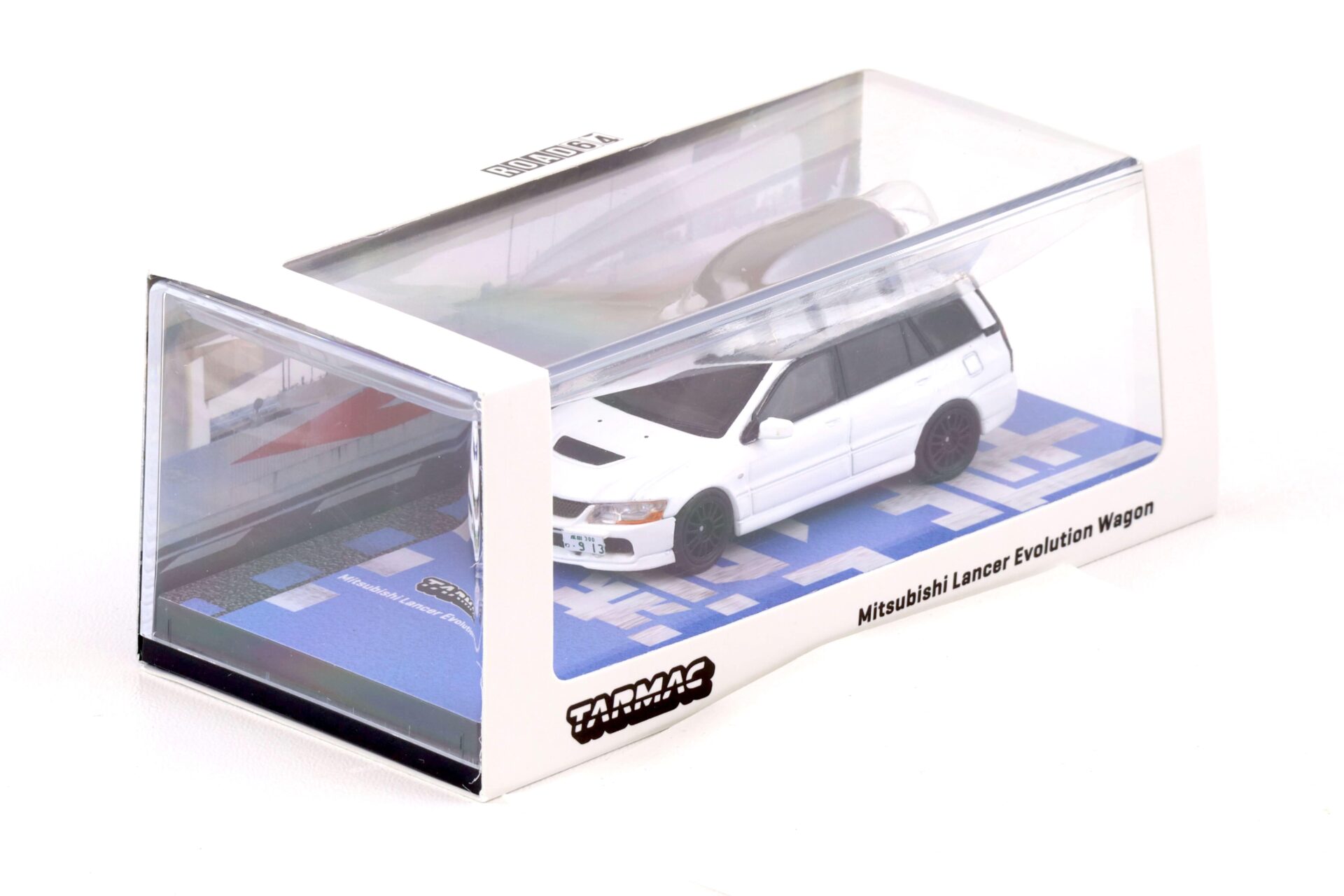 1:64 Tarmac Works Mitsubishi Lancer Evolution Wagon with roof box white