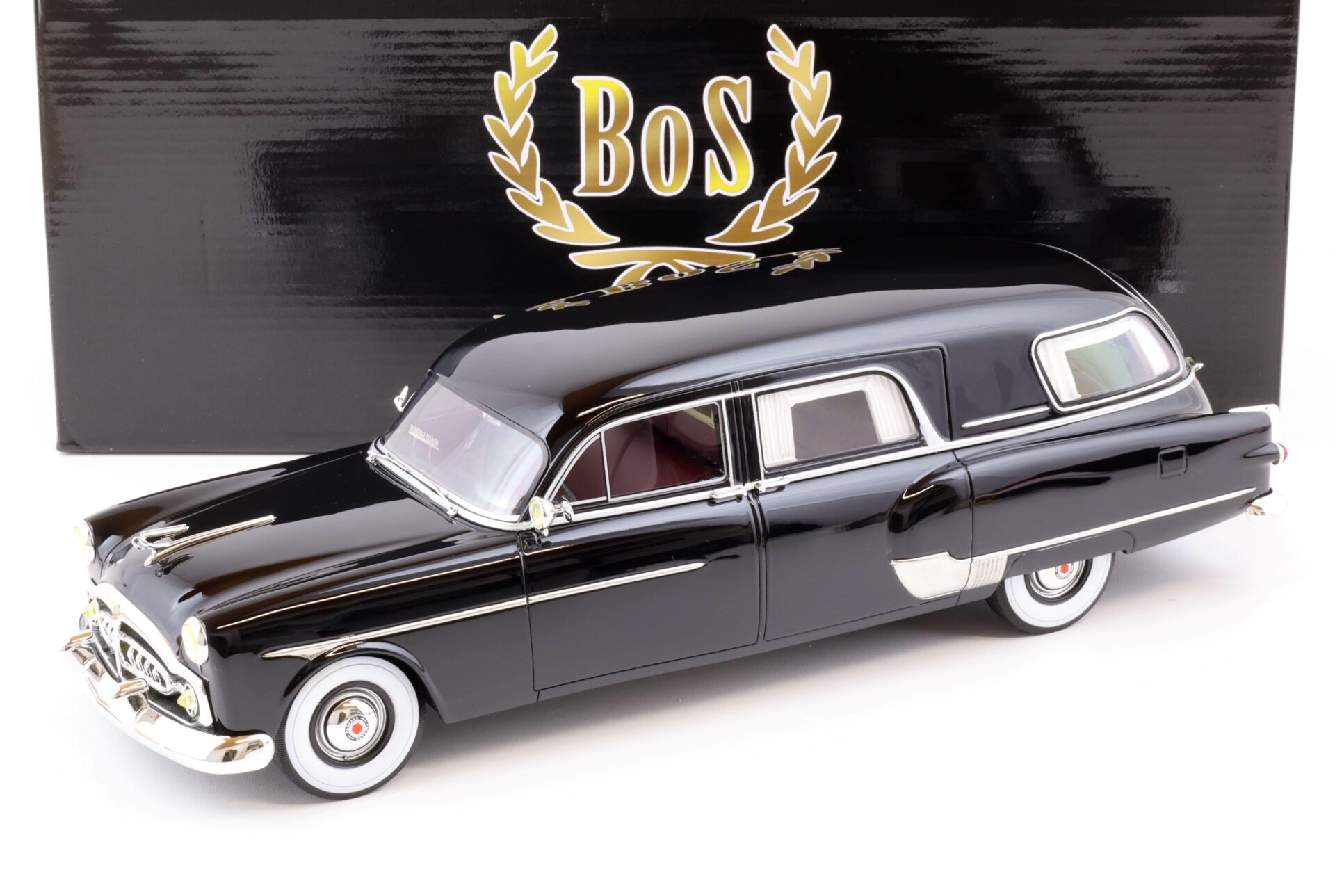 ID 72135 orig.jpg 1:18 BOS-Models 1952 Packard Henney Hearse black BOS342