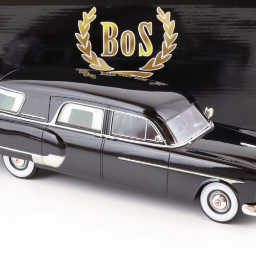 1:18 BOS-Models 1952 Packard Henney Hearse black BOS342