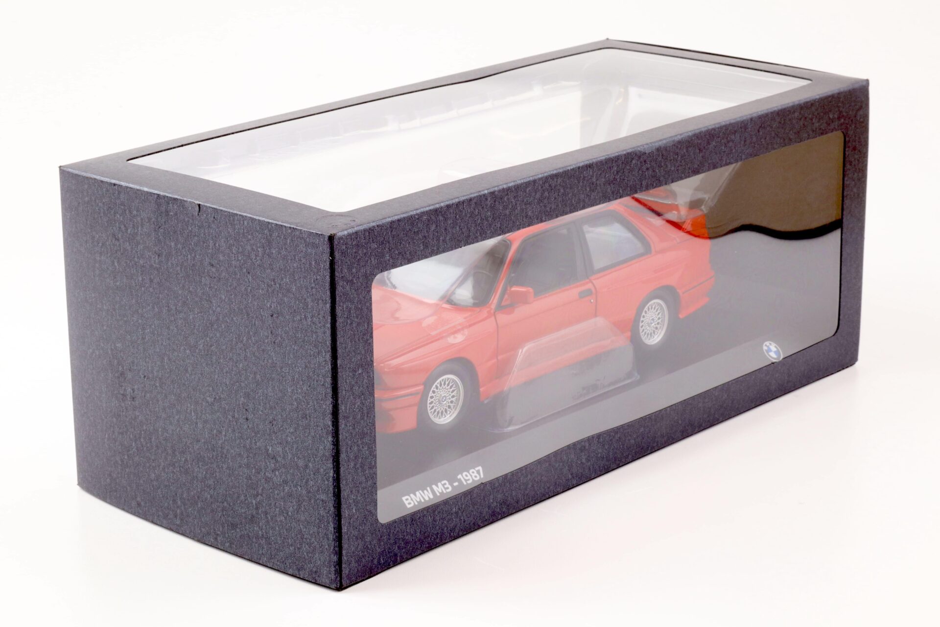 1:18 Minichamps BMW M3 E30 Coupe 1987 red DEALER VERSION