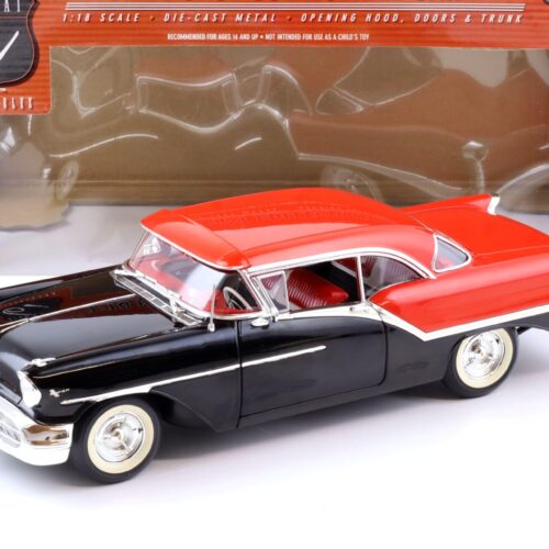 1:18 Highway61 1957 Oldsmobile Super 88 black/ red 50444