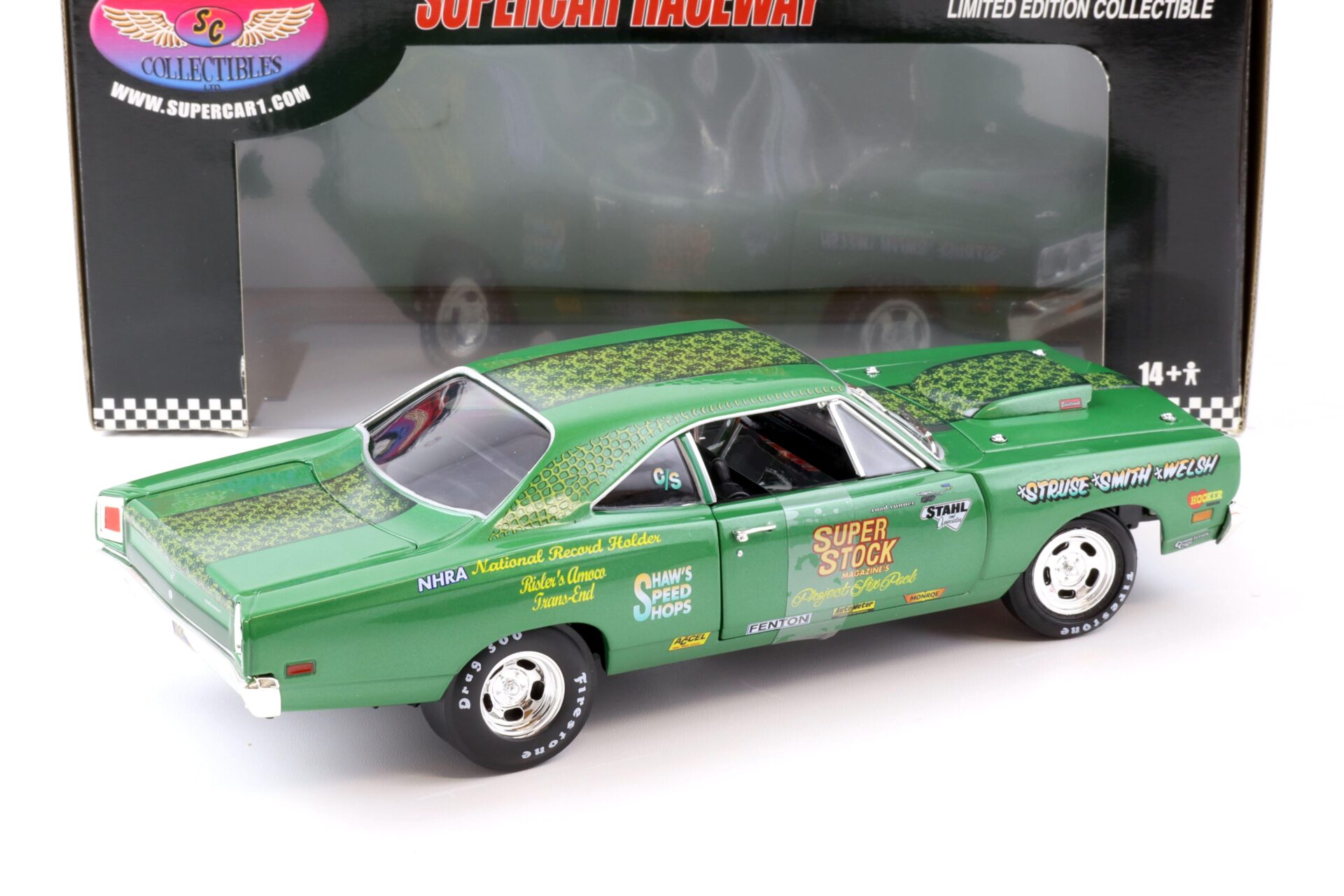 1:18 Auto World 1969 1/2 440-6BBL Plymouth Road Runner Super Stock NHRA green
