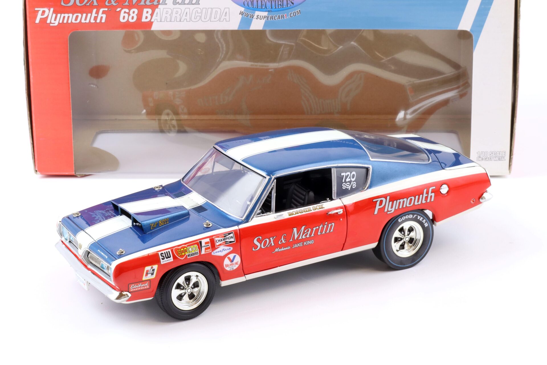 ID 72256 orig.jpg 1:18 Highway61 1968 Plymouth Barracuda Sox & Martin #720 SS/B red/blue/white