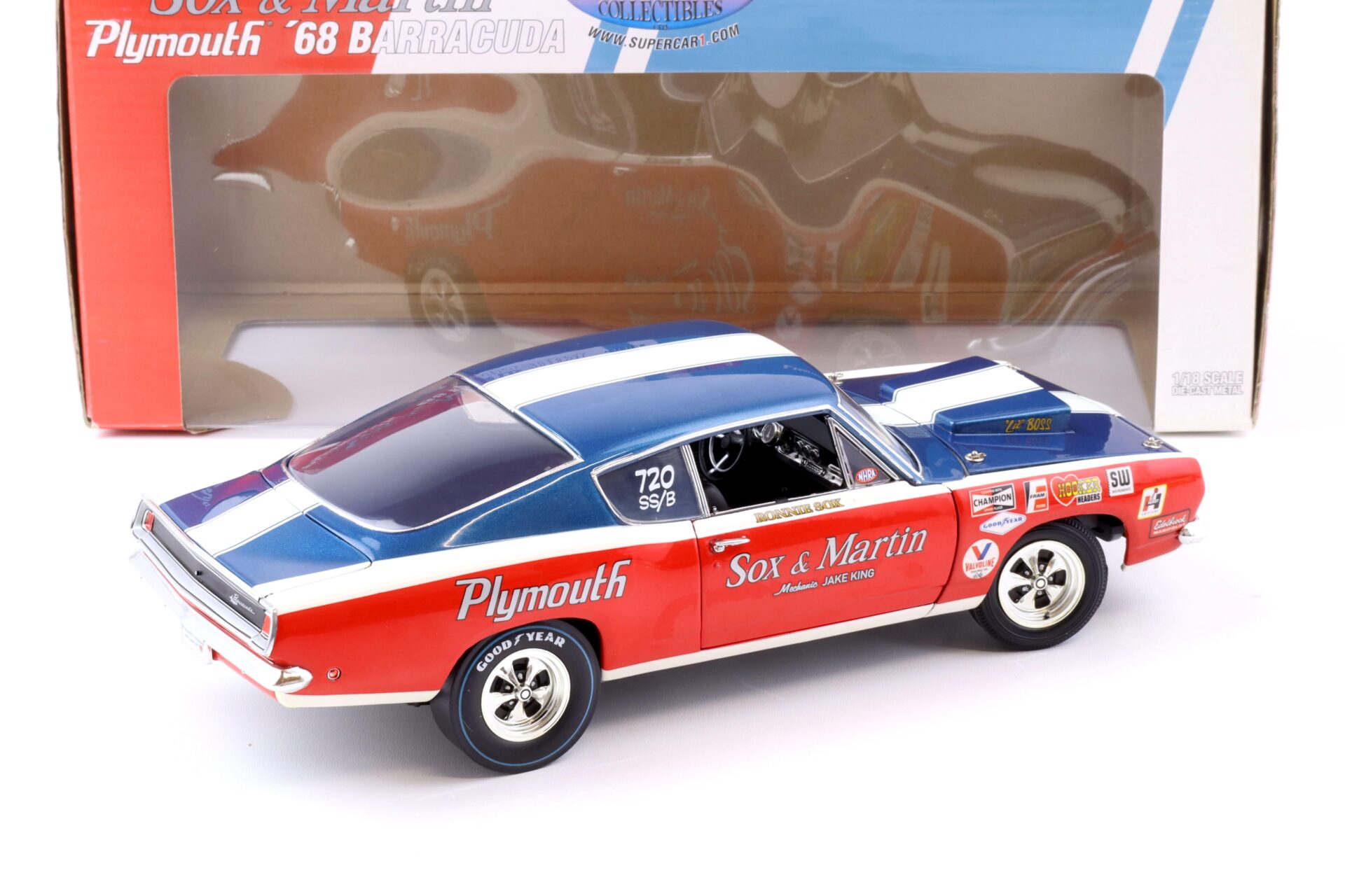 1:18 Highway61 1968 Plymouth Barracuda Sox & Martin #720 SS/B red/blue/white