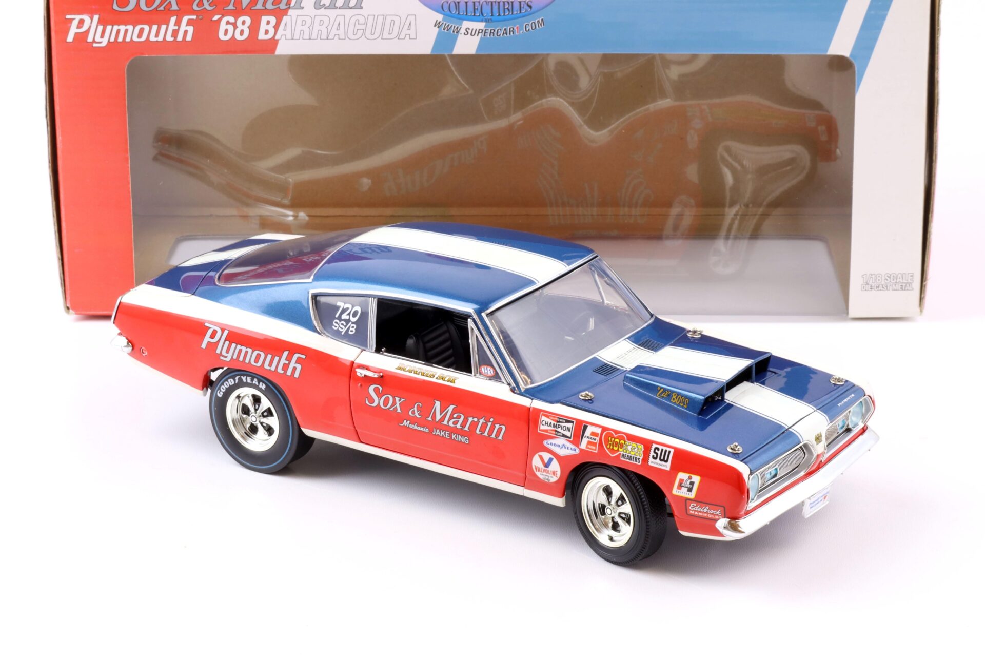 1:18 Highway61 1968 Plymouth Barracuda Sox & Martin #720 SS/B red/blue/white