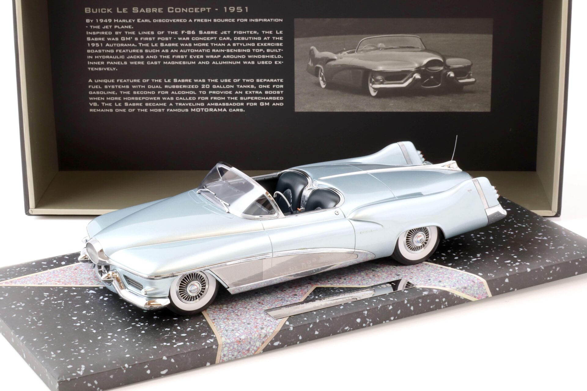 1:18 Minichamps Buick Le Sabre Concept Car 1951 blue metallic