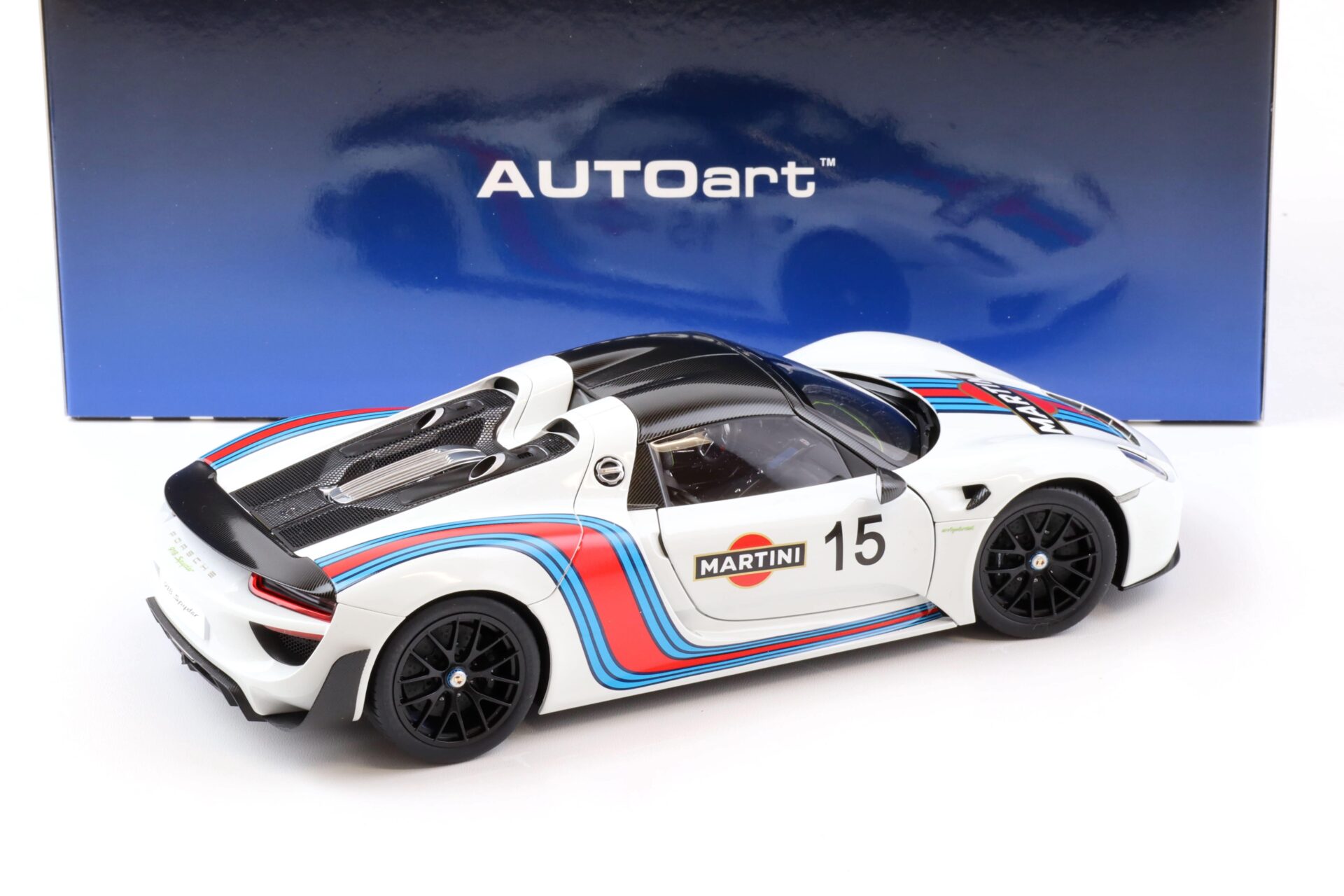 1:18 AUTOart Porsche 918 Spyder 2013 white Martini Livery 77927