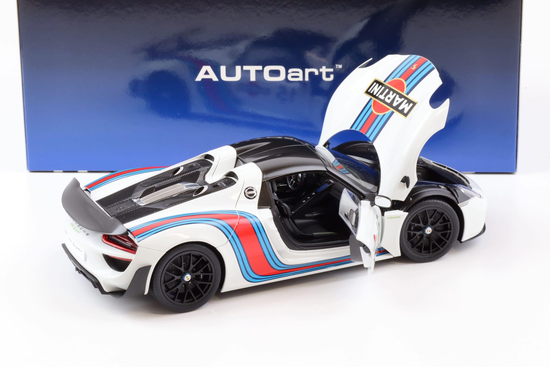 1:18 AUTOart Porsche 918 Spyder 2013 white Martini Livery 77927