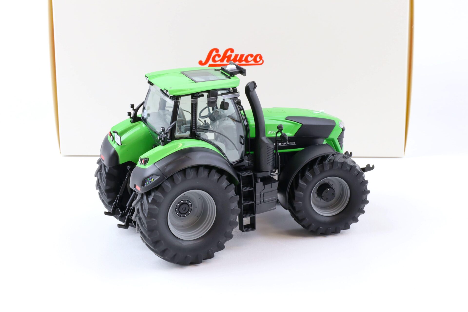 1:32 Schuco Edition Deutz-Fahr 9310 TTV Agrotron Traktor green/ black