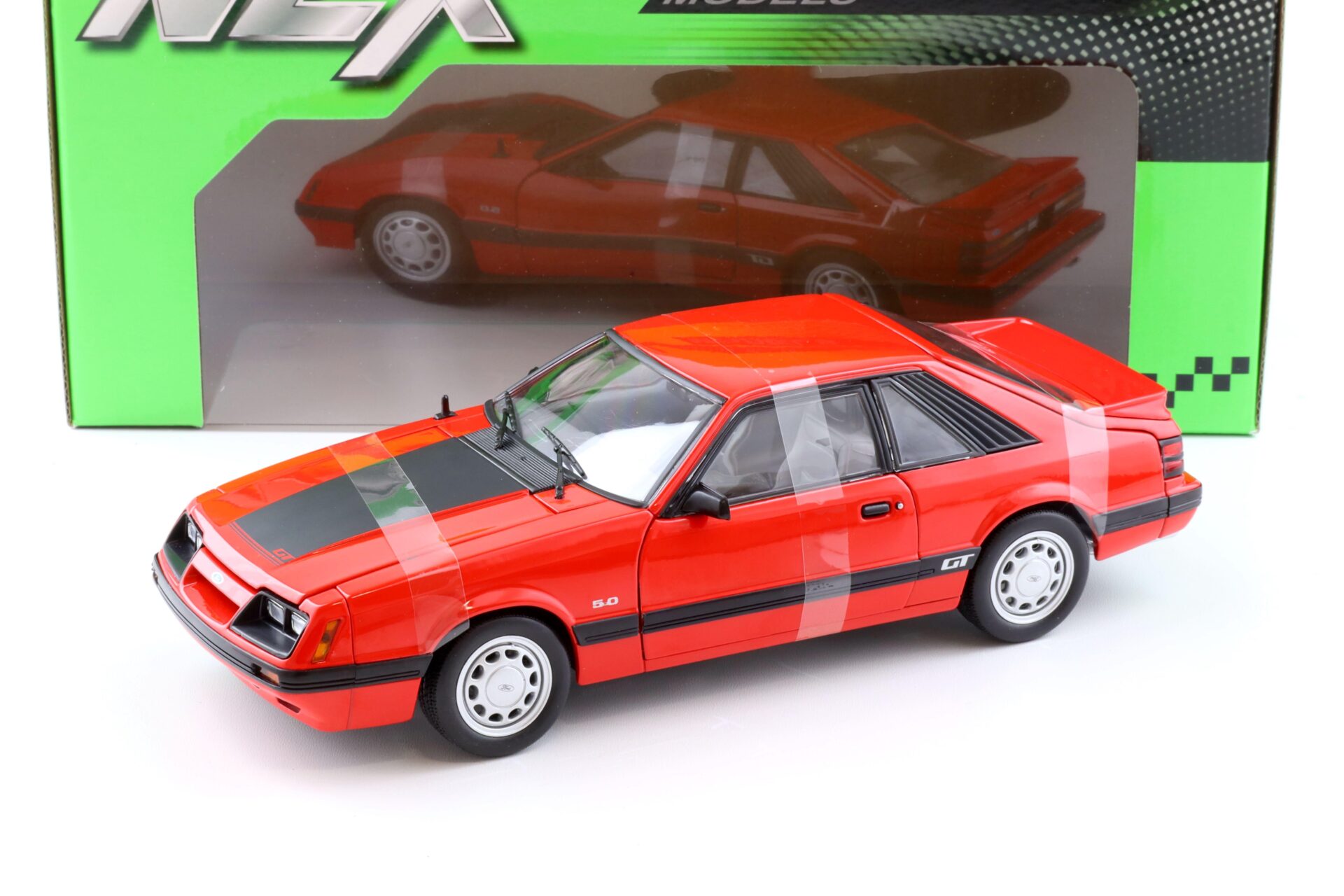 1:18 Welly NEX 1986 Ford Mustang GT 5.0 Coupe red