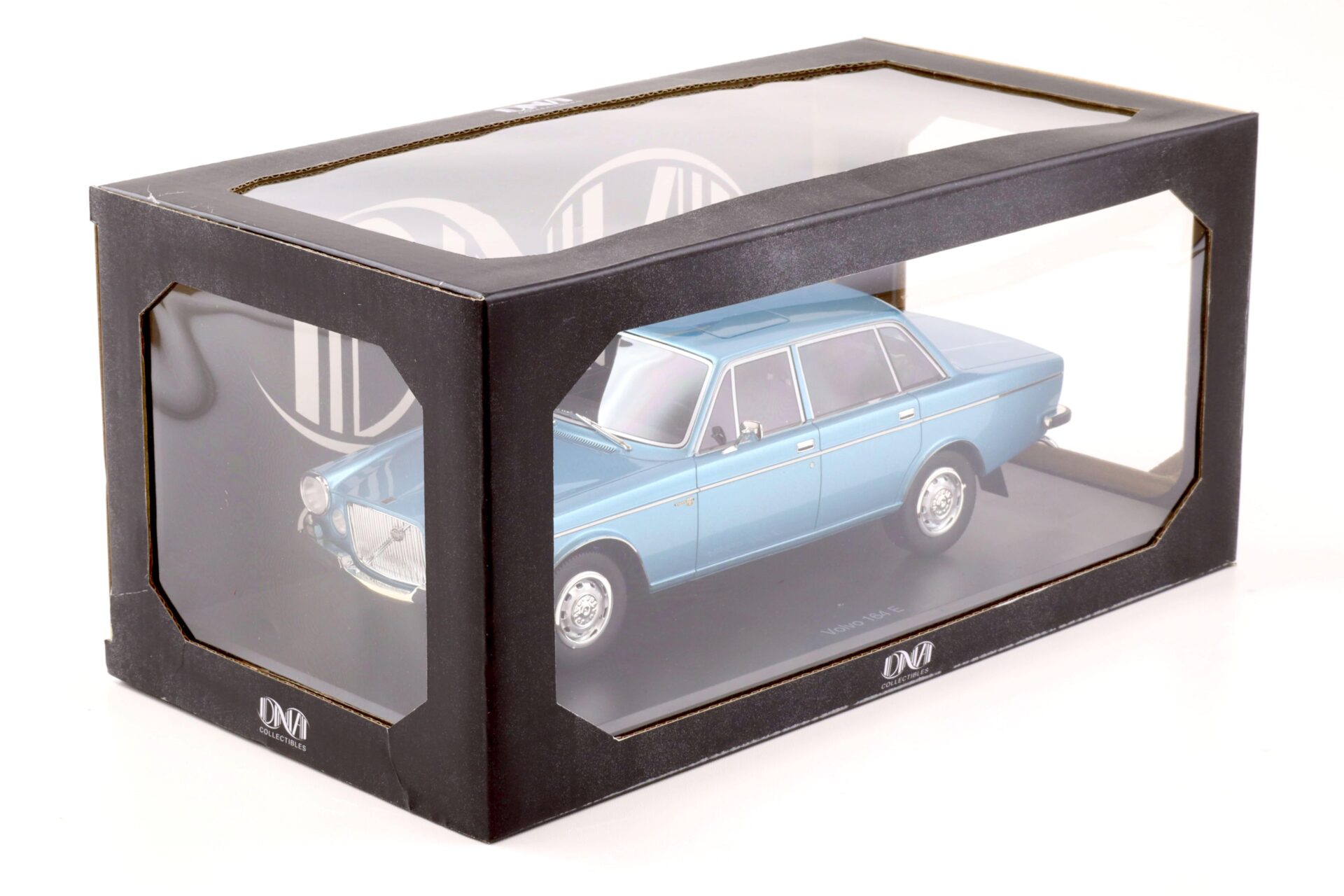 1:18 DNA Collectibles 1972 Volvo 164 E Limousine blue metallic