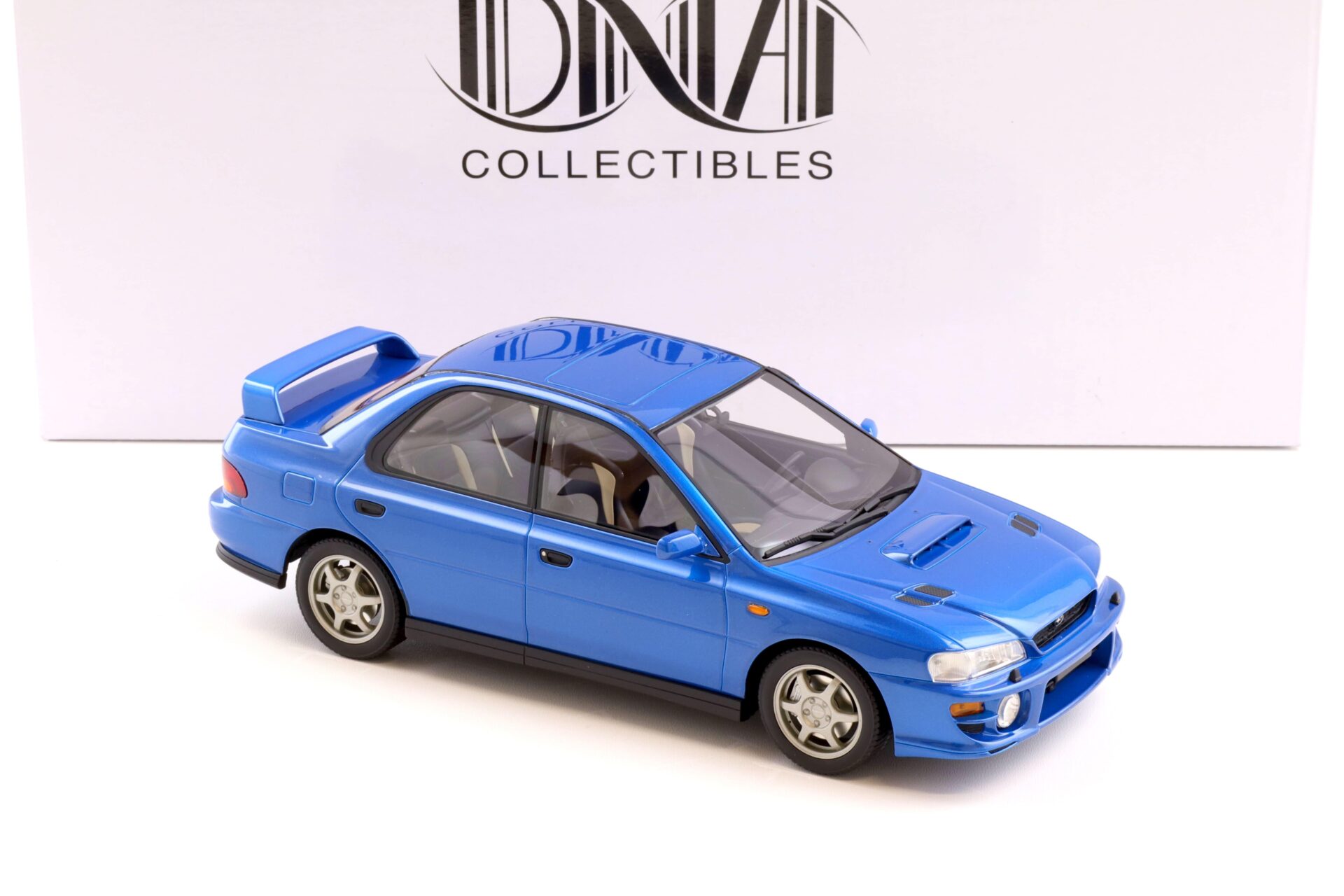 1:18 DNA Collectibles Subaru Impreza GT Turbo 2000 blue metallic