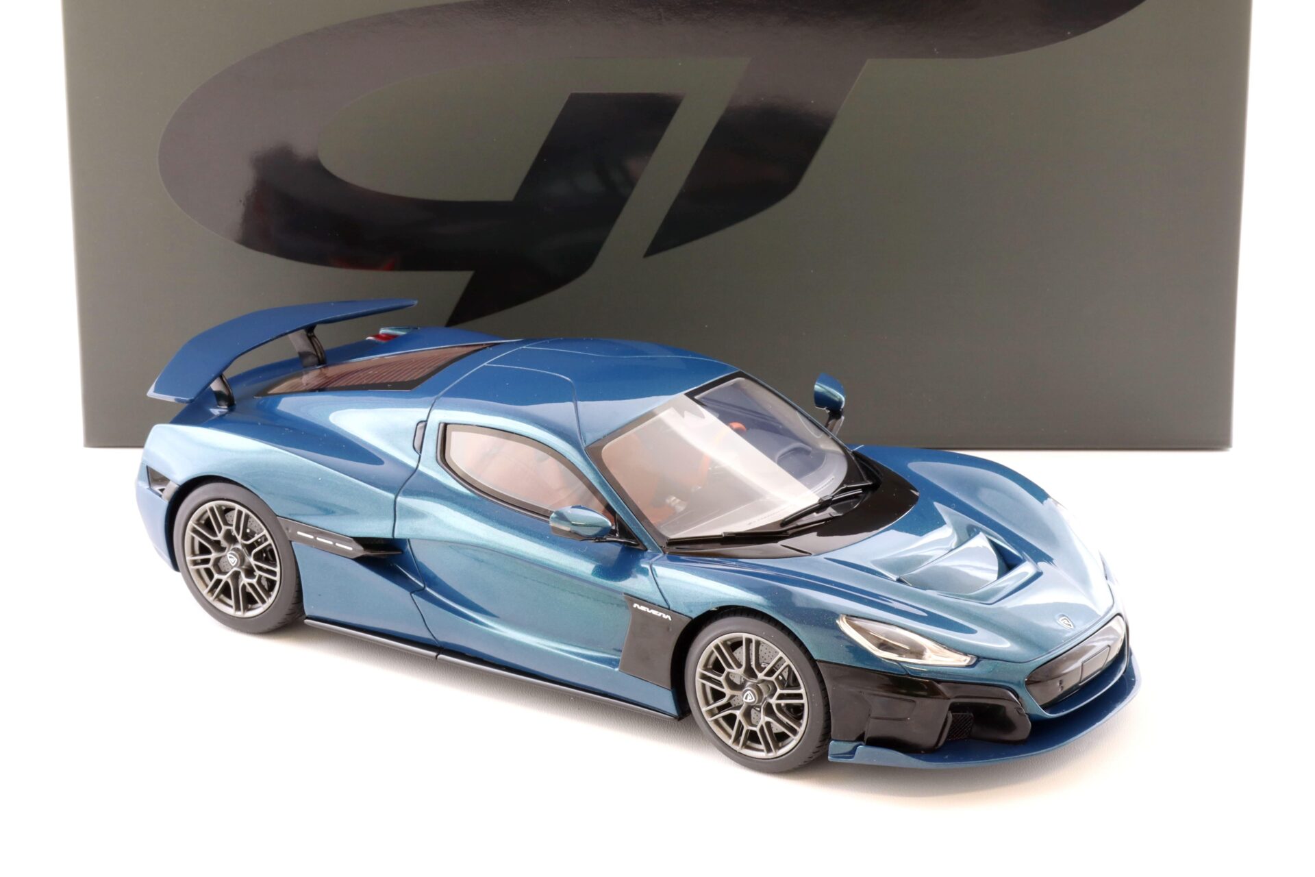 1:18 GT Spirit GT405 Rimac Nevera blue metallic 2021