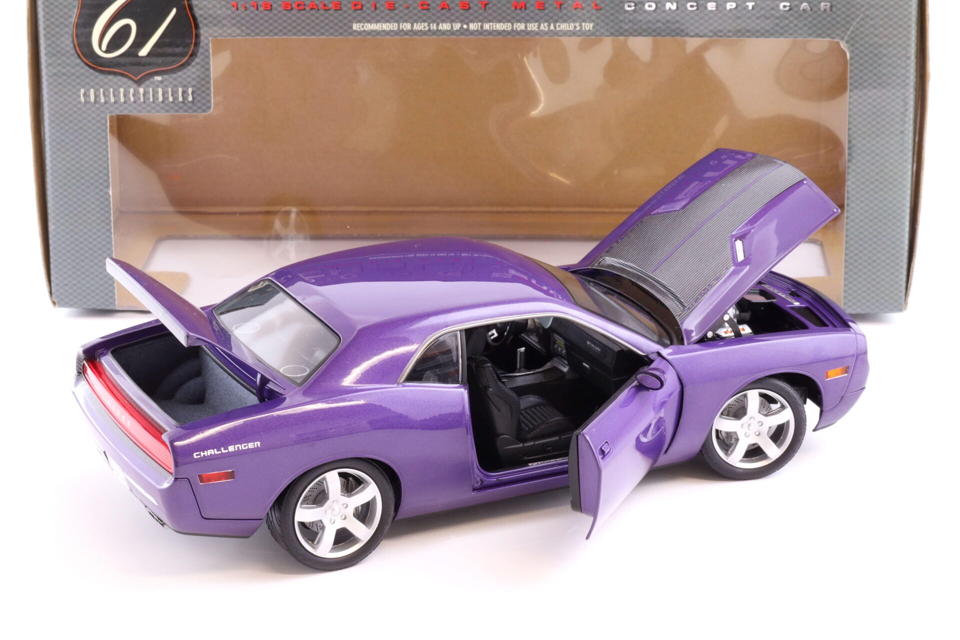 1:18 Highway61 Dodge Challenger Concept Car purple metallic