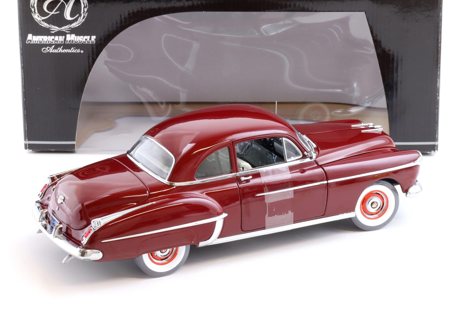 1:18 Ertl Authentics 1950 Oldsmobile dark red