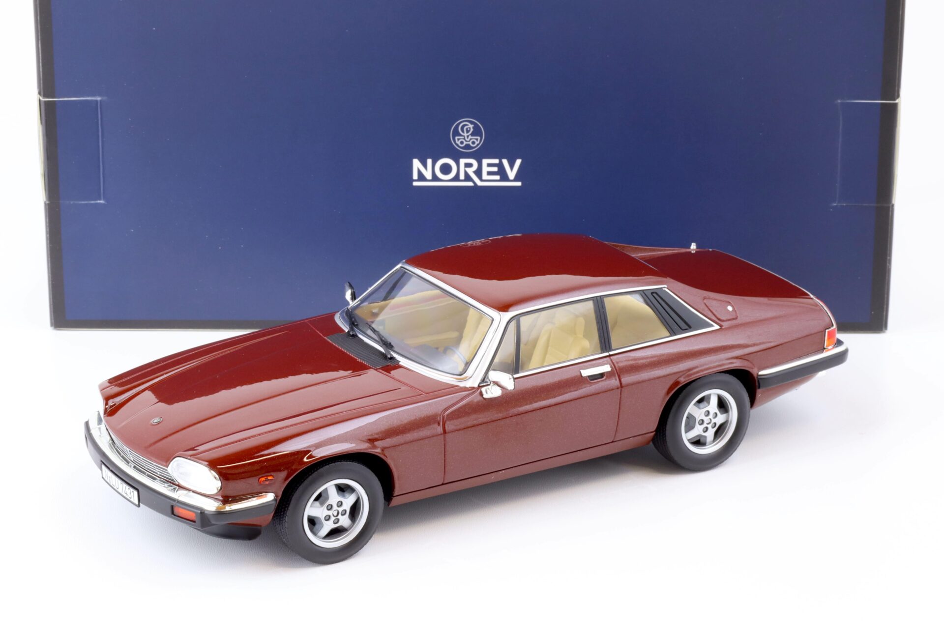 1:18 Norev Jaguar XJ-S 5.3 H.E. Coupe 1982 red metallic - Limited 200 pcs.