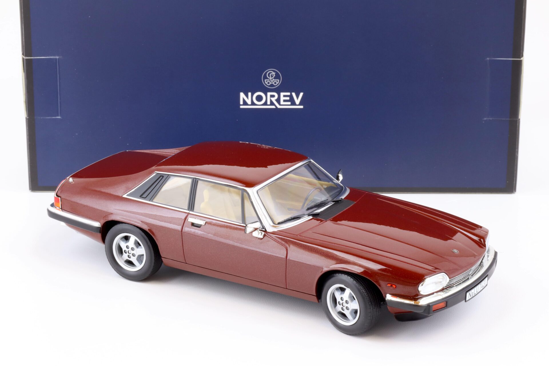 1:18 Norev Jaguar XJ-S 5.3 H.E. Coupe 1982 red metallic - Limited 200 pcs.
